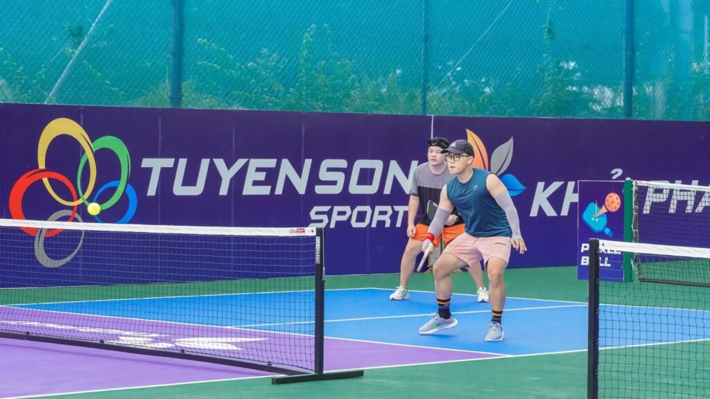 Sân Làng thể thao Tuyên Sơn